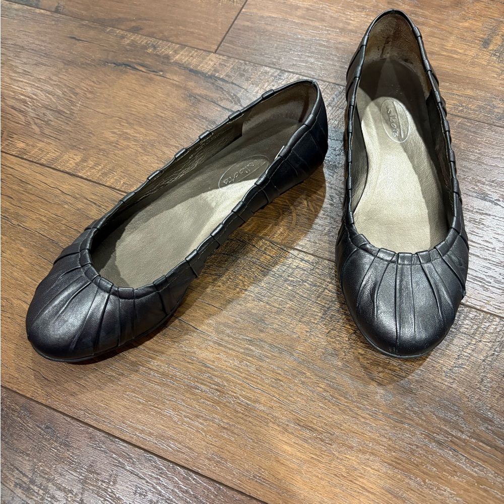 Talbots bronze goldidh brown Leather Ballet Flats with Pleated Toe 6.5